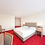 Novum Hotel New Madison Duesseldorf Hauptbahnhof 4*