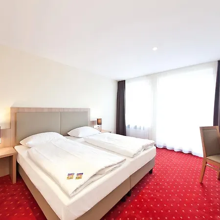 Отель Novum Hotel New Madison Duesseldorf Hauptbahnhof 4*